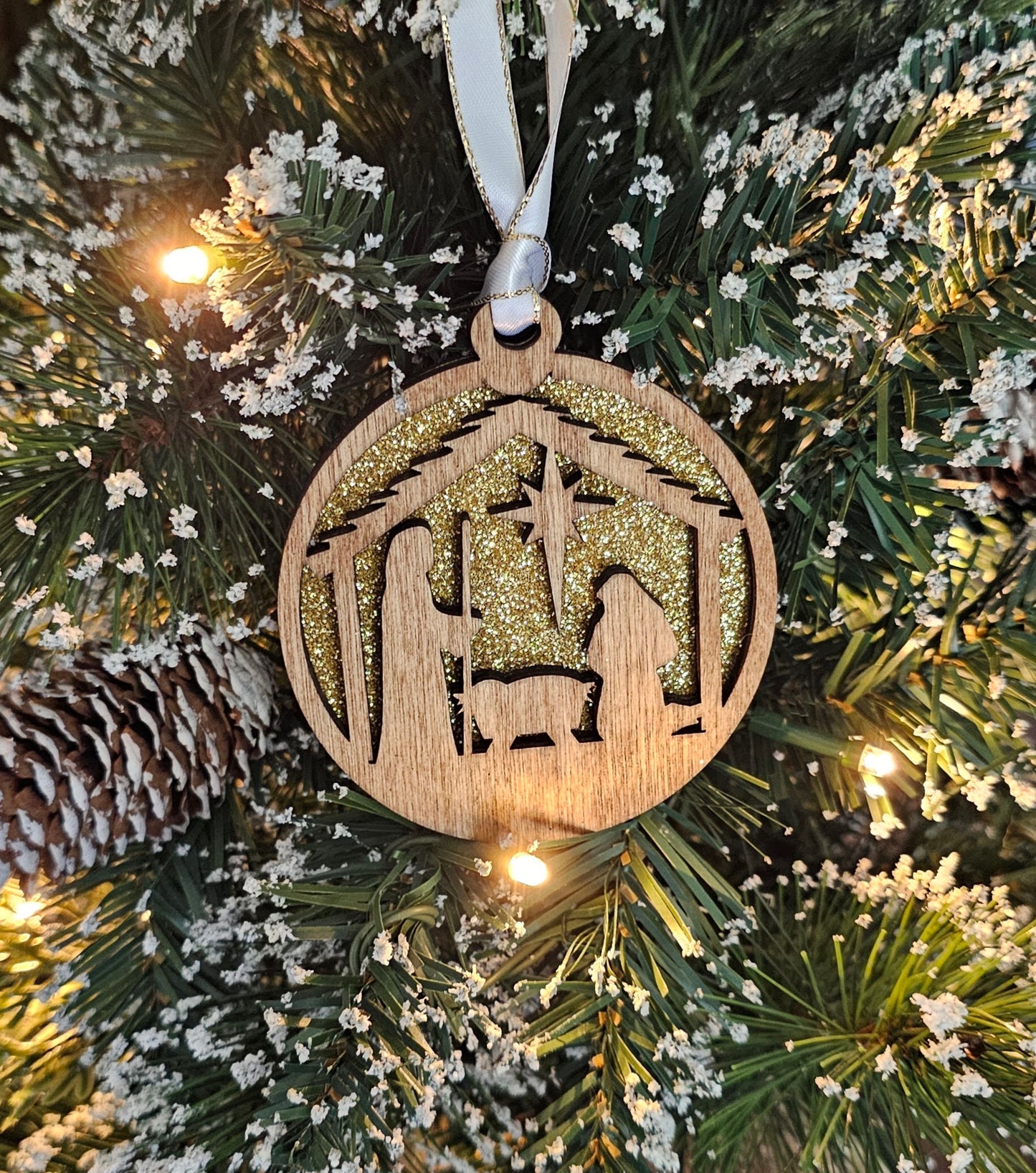 Wood/Glitter Ornaments - Manger