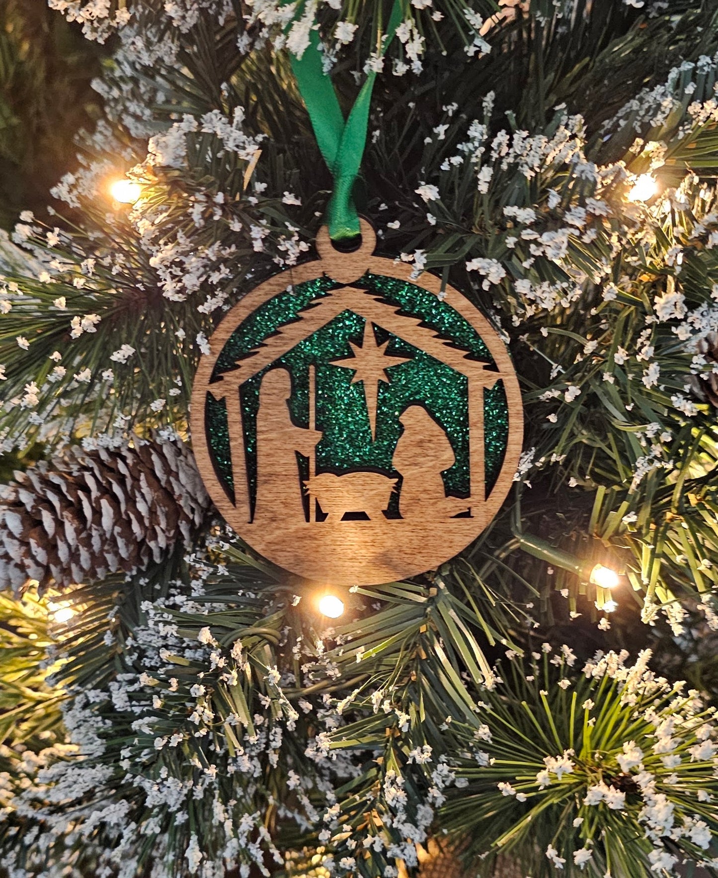 Wood/Glitter Ornaments - Manger
