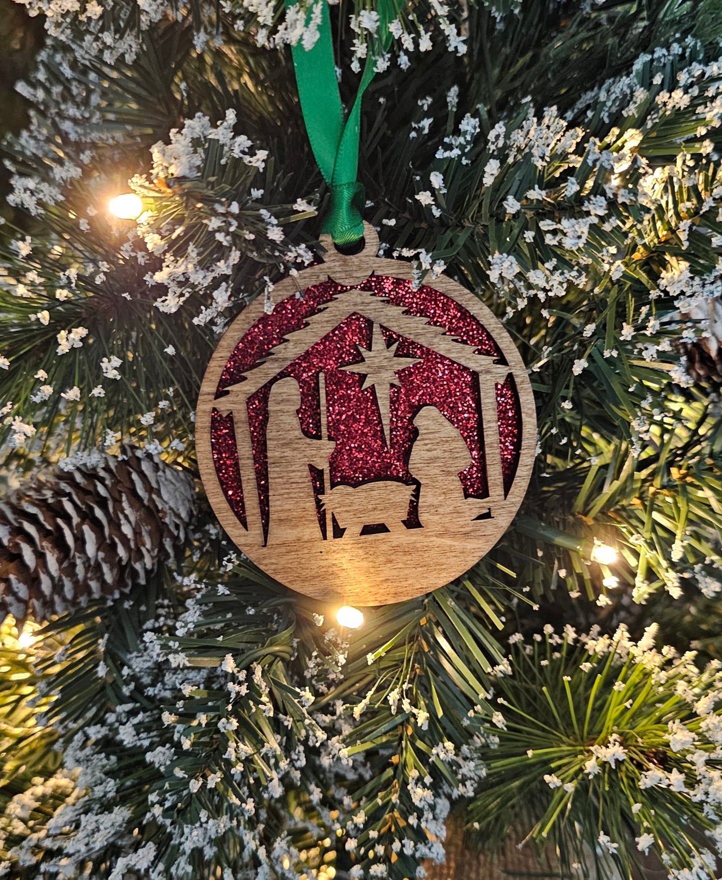 Wood/Glitter Ornaments - Manger