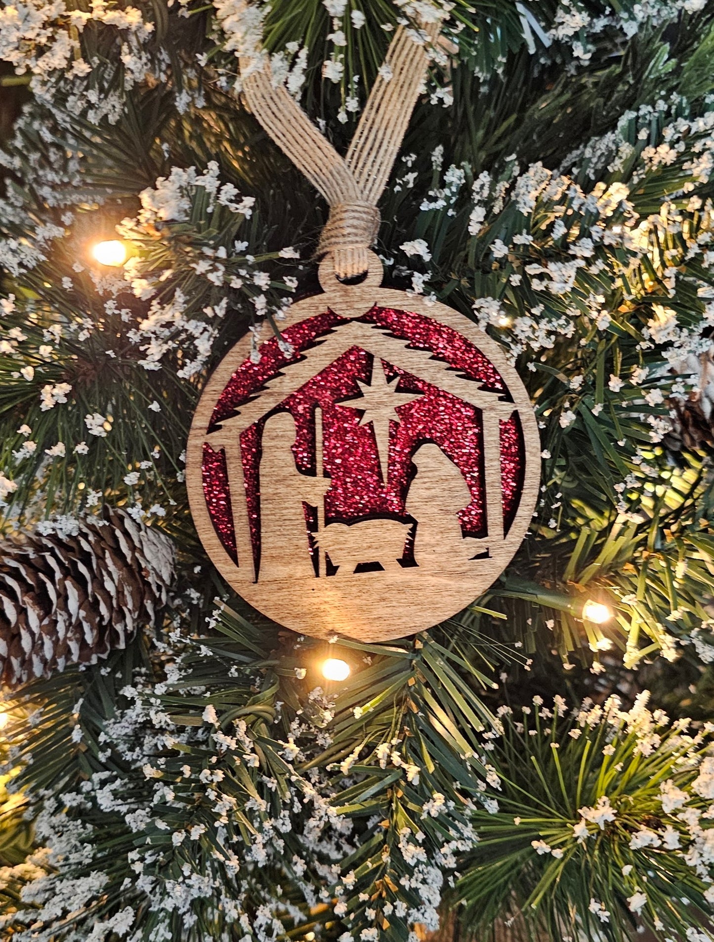 Wood/Glitter Ornaments - Manger