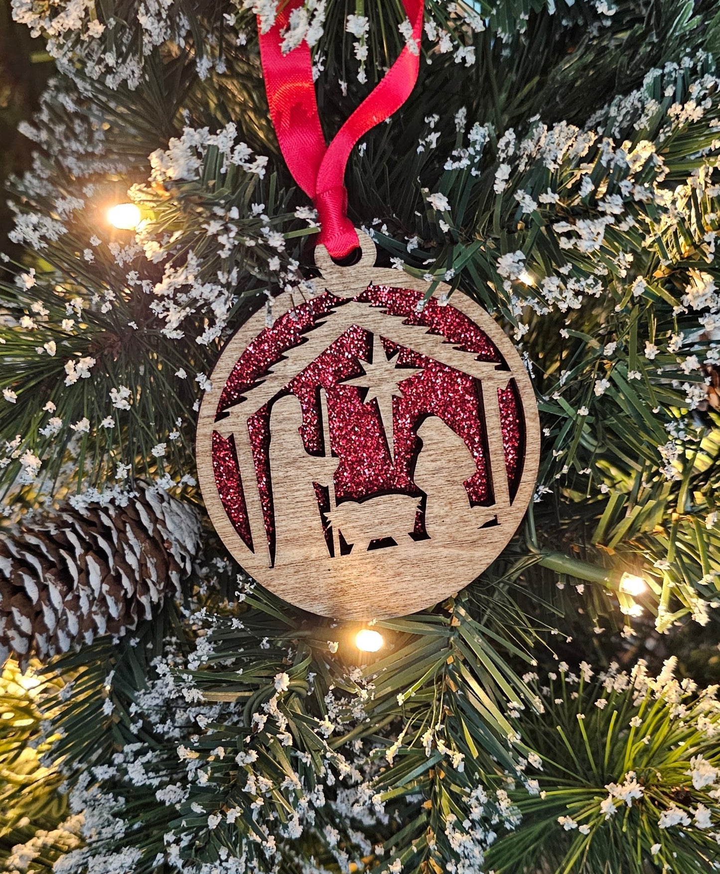 Wood/Glitter Ornaments - Manger