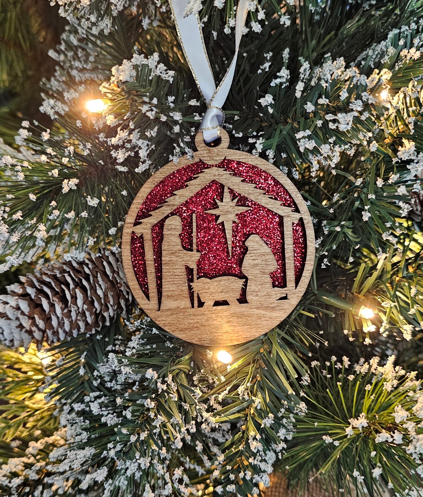 Wood/Glitter Ornaments - Manger