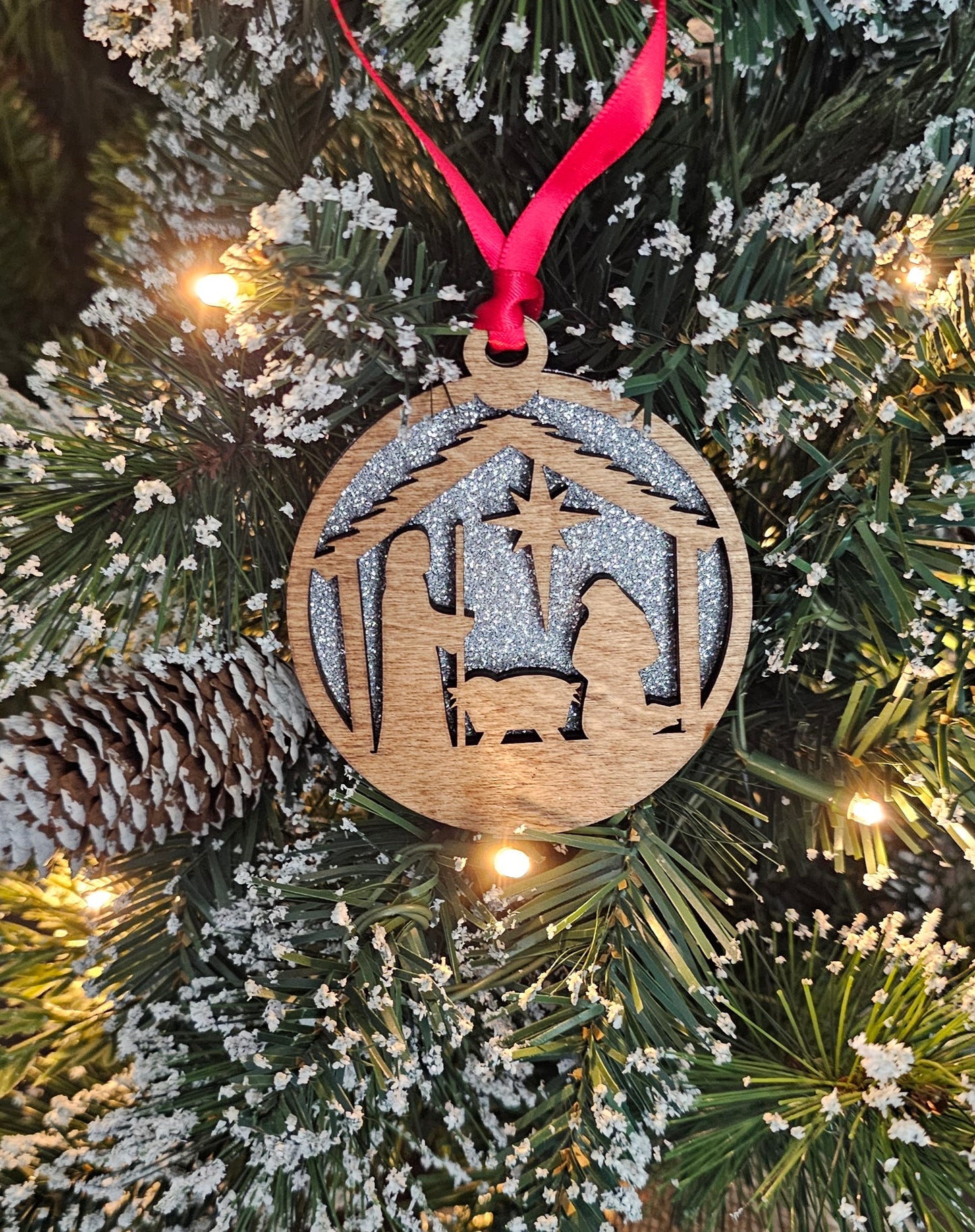 Wood/Glitter Ornaments - Manger