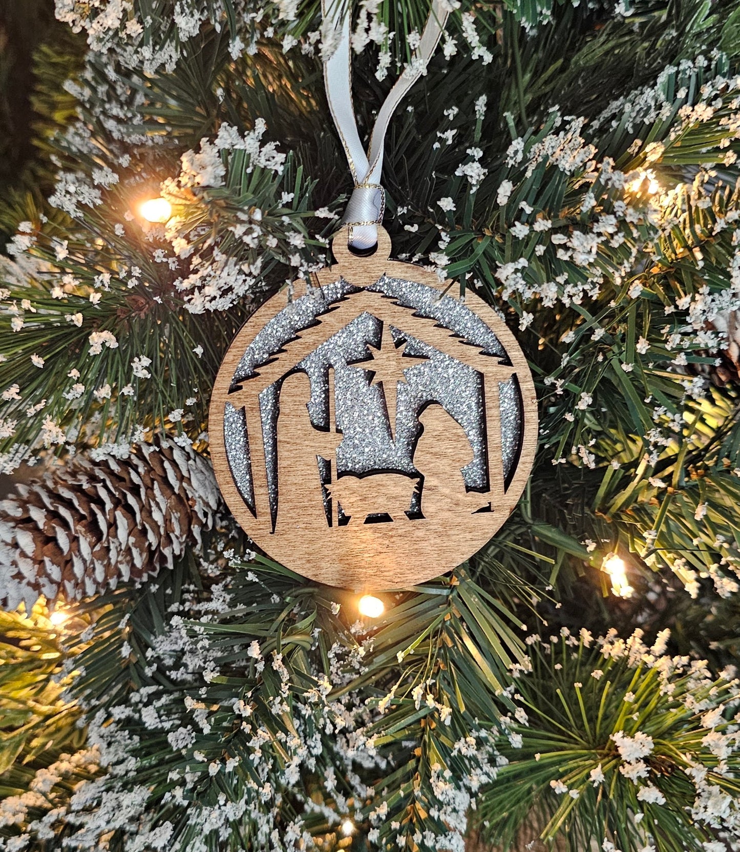 Wood/Glitter Ornaments - Manger