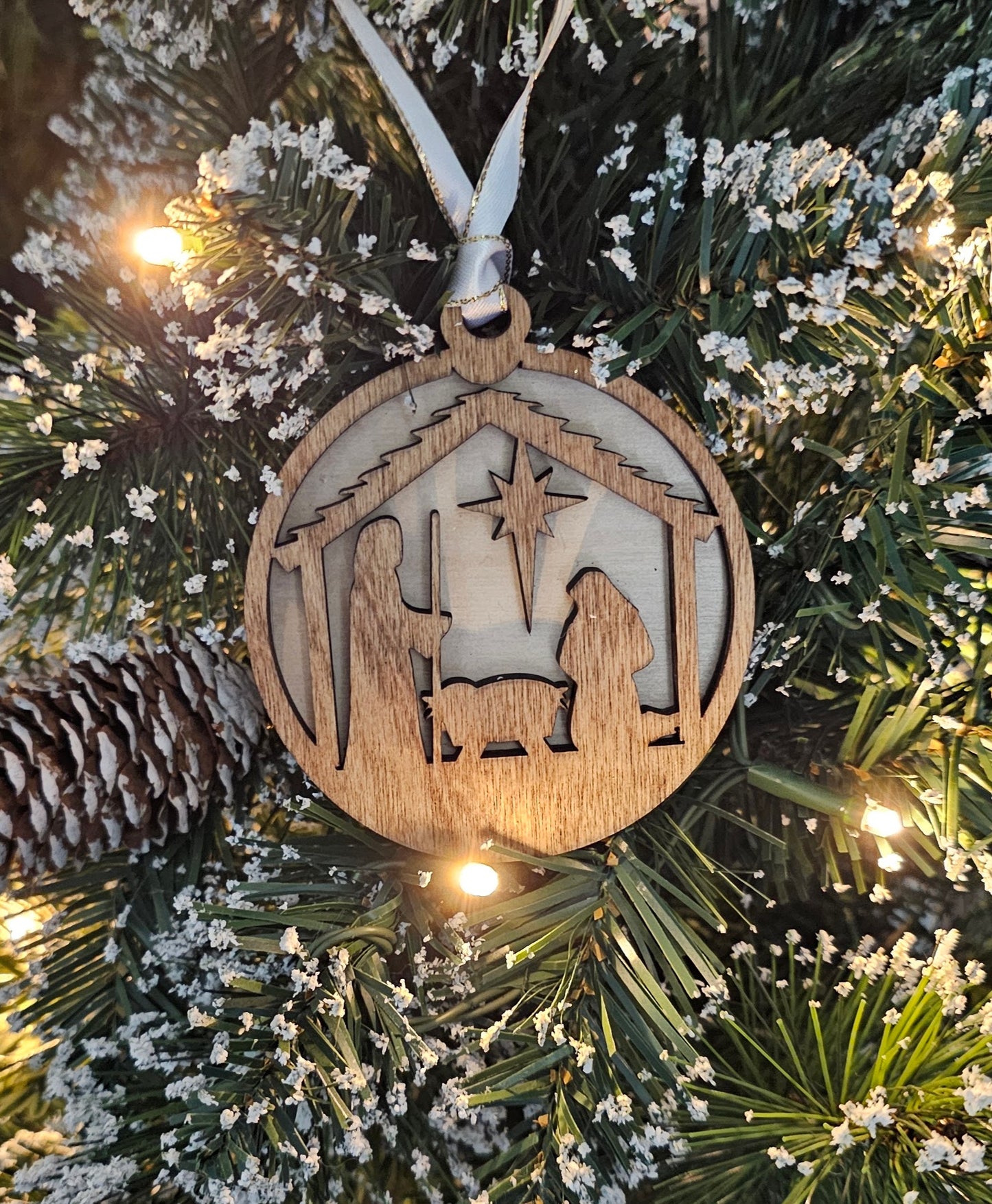 Wood/Glitter Ornaments - Manger
