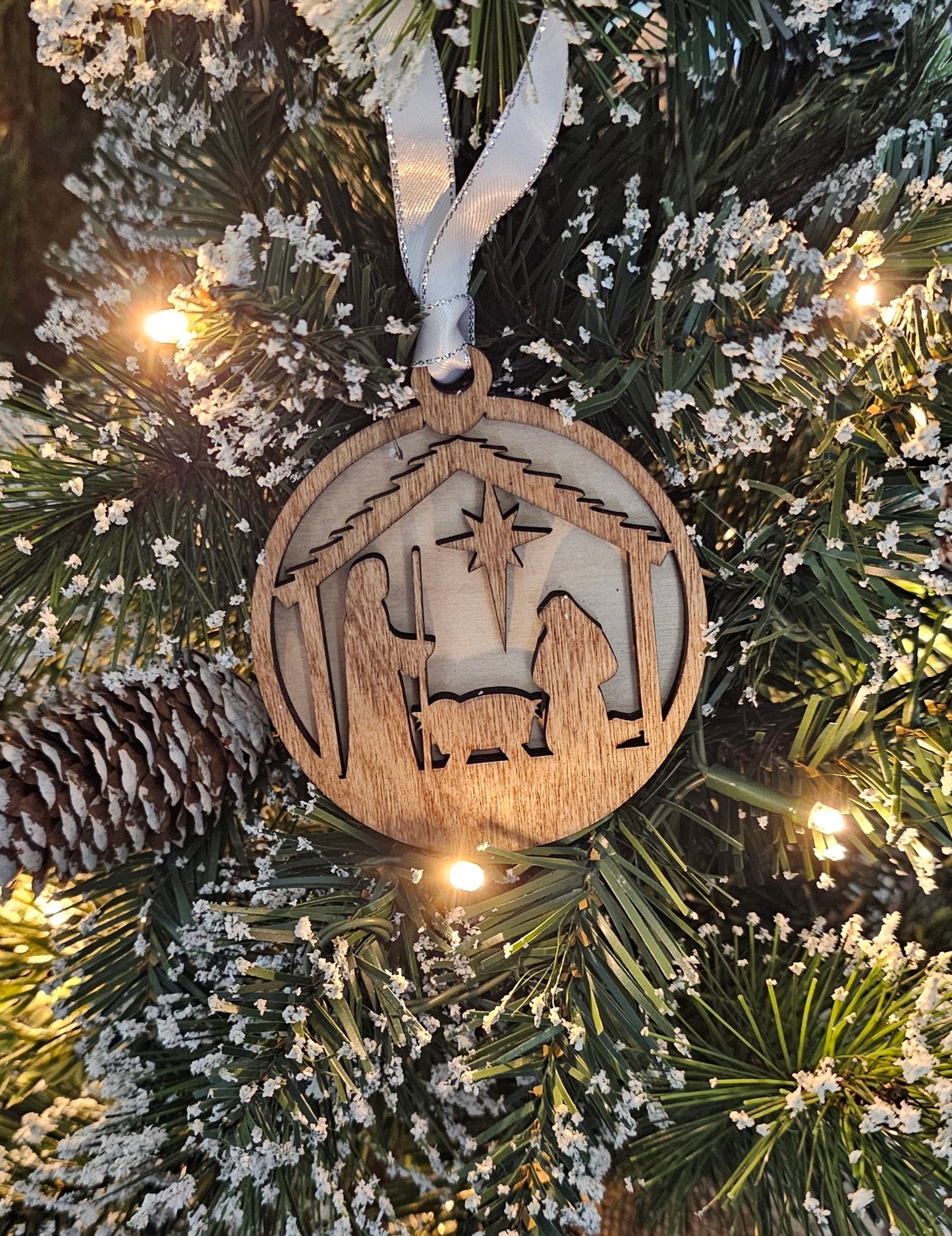 Wood/Glitter Ornaments - Manger