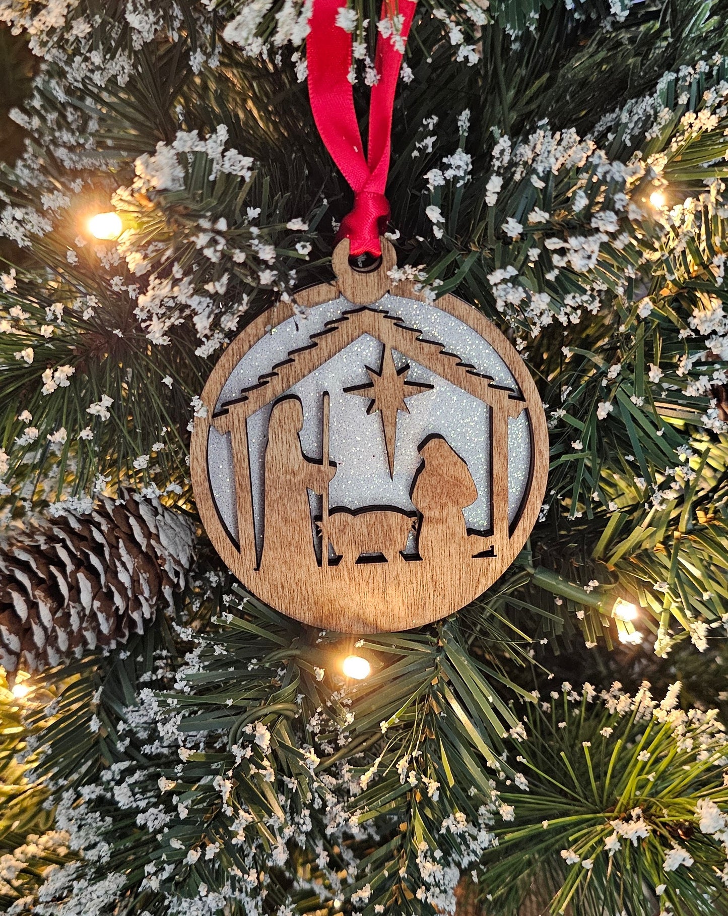 Wood/Glitter Ornaments - Manger