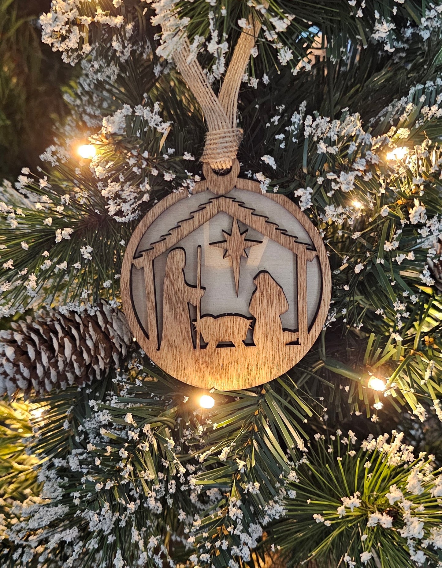 Wood/Glitter Ornaments - Manger